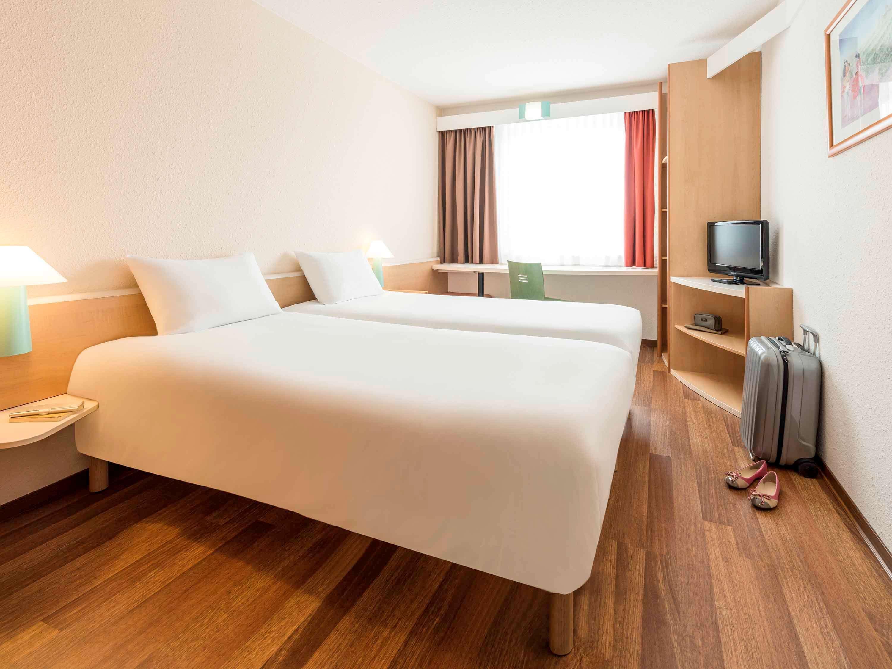Ibis Hotel Muenchen Garching Garching bei Muenchen Exterior photo